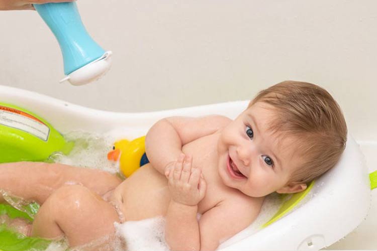 نکات طلایی برای حمام کردن نوزاد
